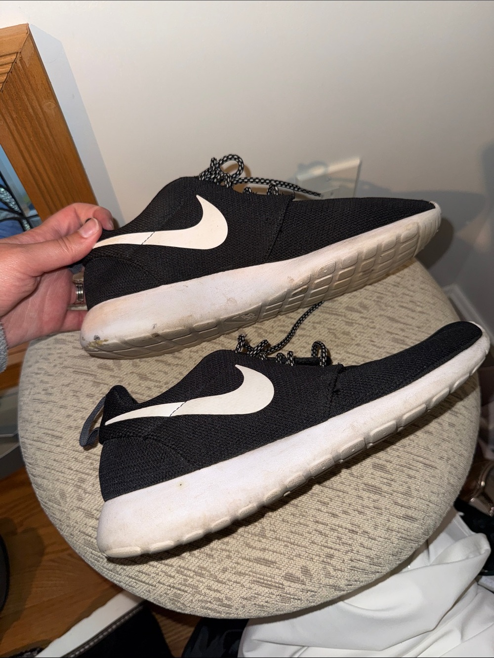 Nike womens Black and White Low-Top Sneakers - Picture 3 of 4
